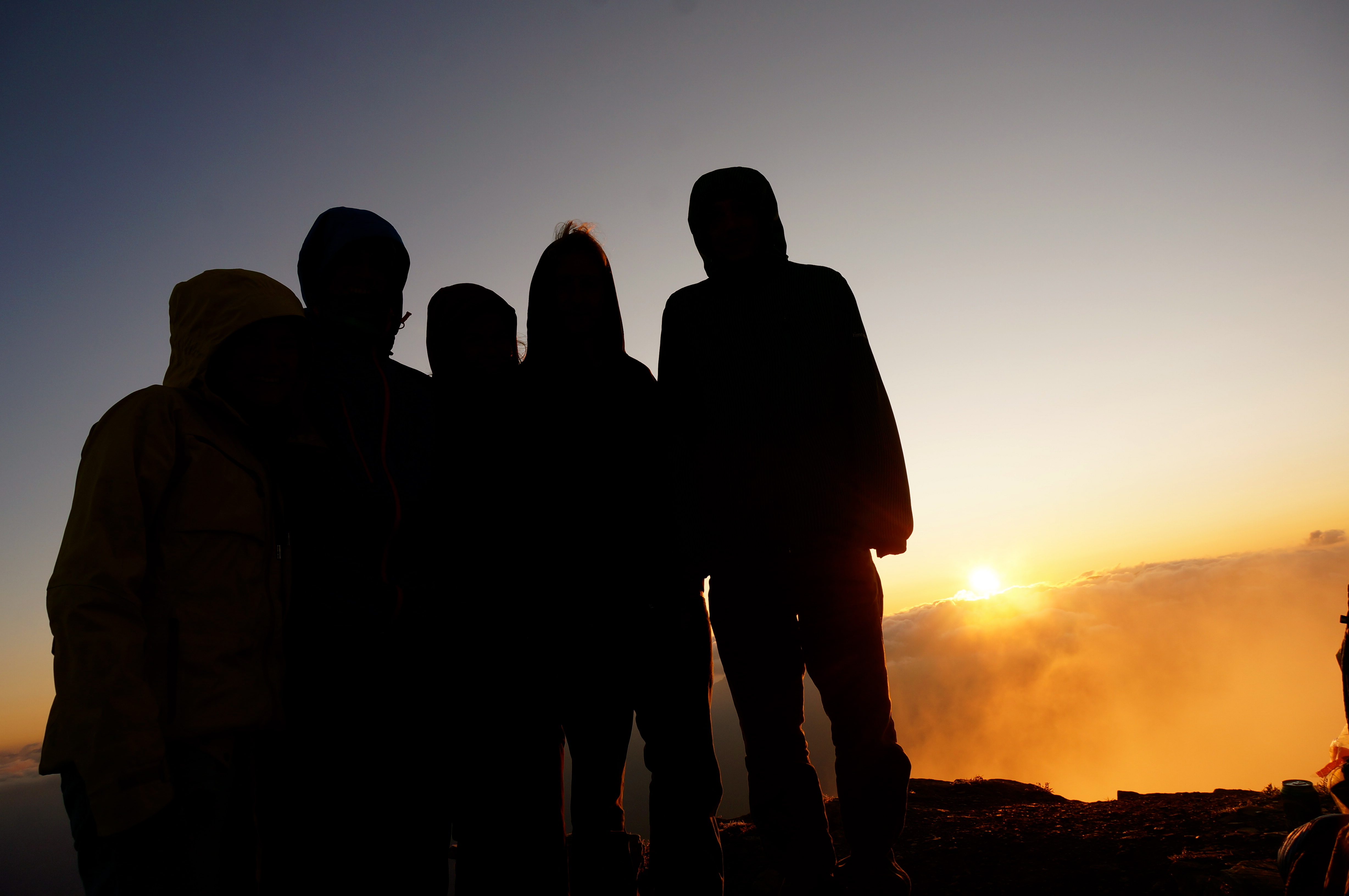 Wolltest du schon immer mal einen Sonnenaufgang in den Bergen erleben? Willst du eine gute Zeit in einer Mädelsgruppe verbringen? Dann komm mit zur exploristas Sonnenaufgangstour.